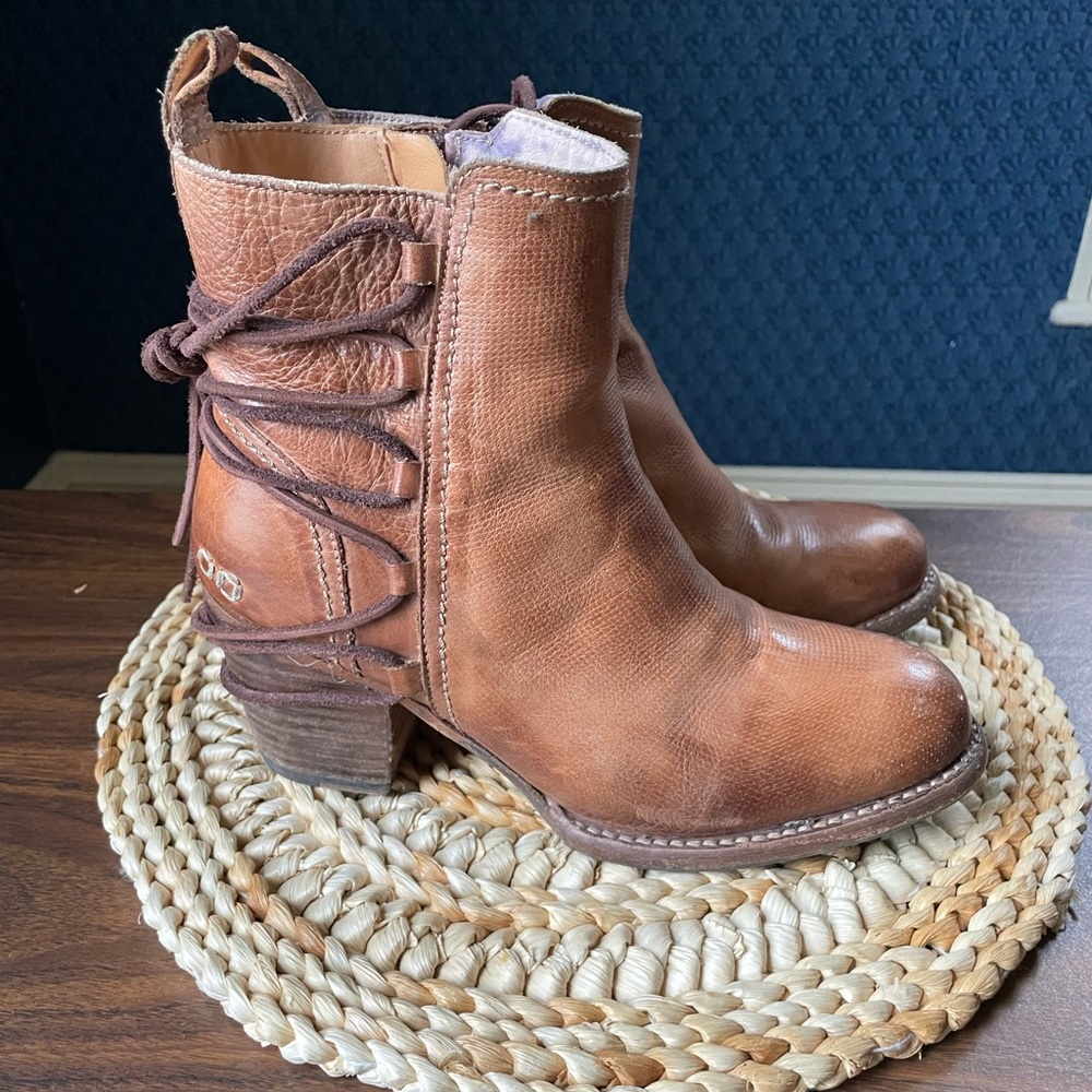 Bedstu Blaire Boots Women’s Size 9 Neutral Leather Bikercore Fall Brown Heel